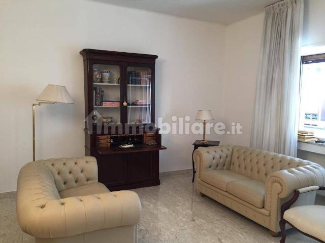 Quadrilocale via Gaetano Latilla 10, Murat, Bari