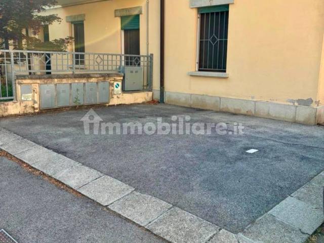 Quadrilocale via Giosuè Carducci 8, Centro, Adria