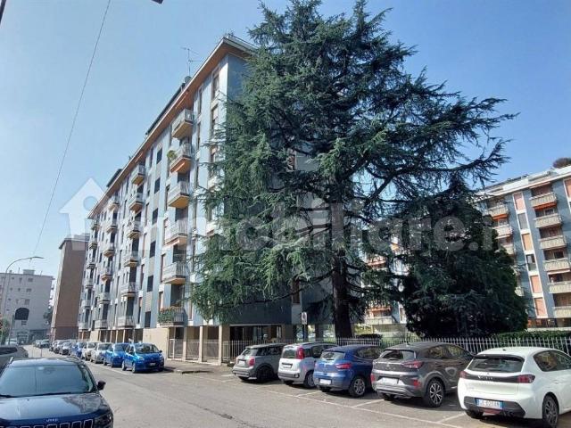 Quadrilocale via Giosuè Carducci 13, Villasanta