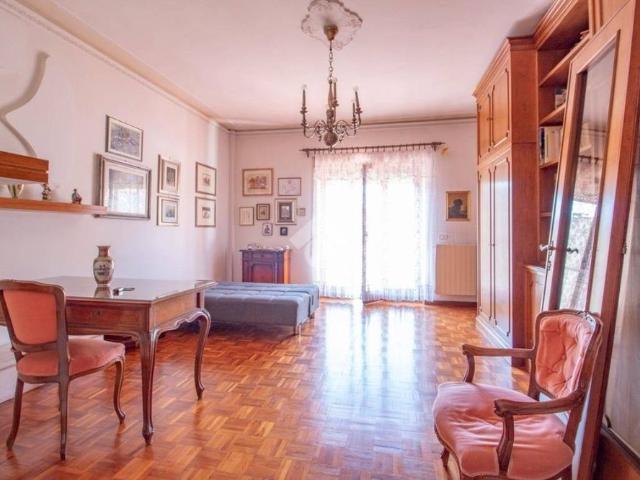 Quadrilocale via Liberato di Benedetto 72, Rieti