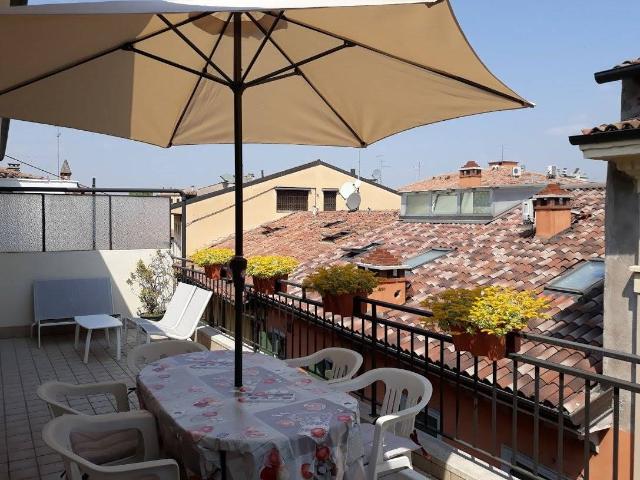 Quadrilocale via Pallone, Centro Storico, Verona