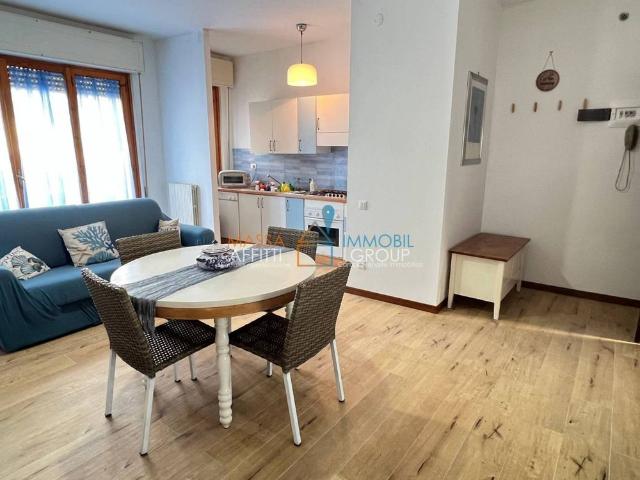 Quadrilocale via Pandolfino 244, Marina di Massa Centro, Massa