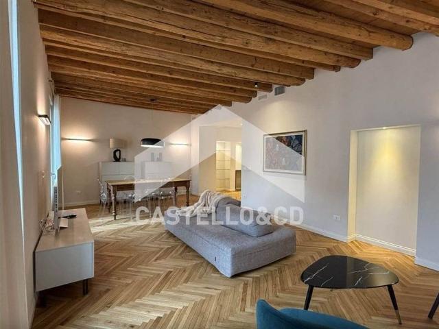 Quadrilocale via porto vecchio 22, Centro Storico, Desenzano del Garda