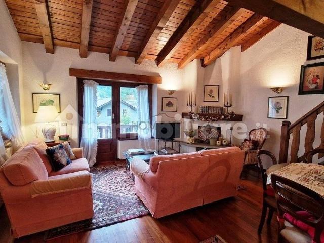 Quadrilocale via Rue F. Magni 6, Centro, Courmayeur