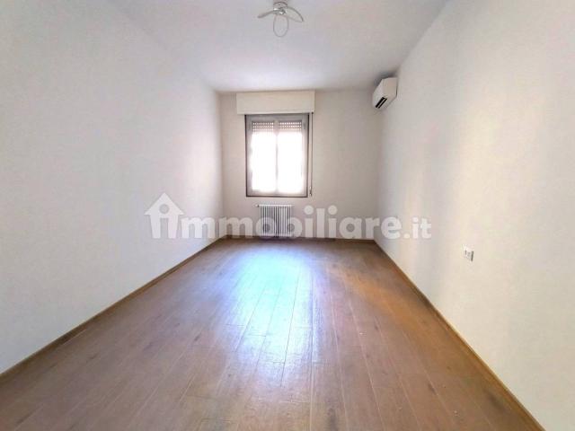 Quadrilocale via Riva di Reno 2, San Felice, Bologna