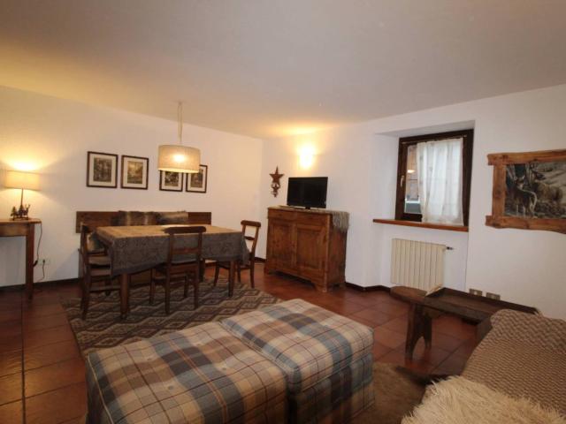 Quadrilocale via Roma 156, Centro, Courmayeur