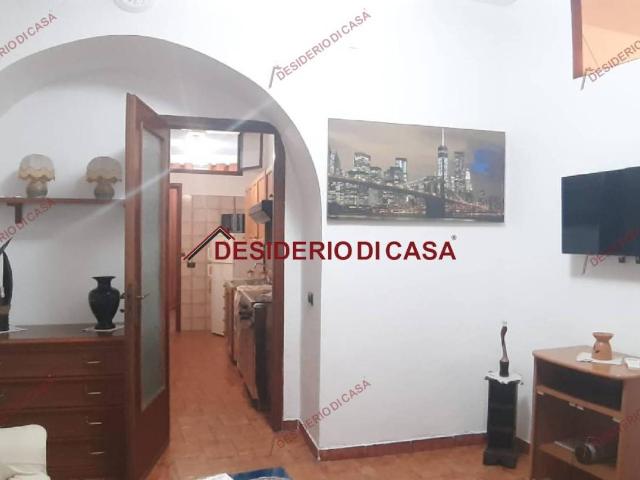 Quadrilocale via Salvatore Spinuzza 88, Centro, Cefalù