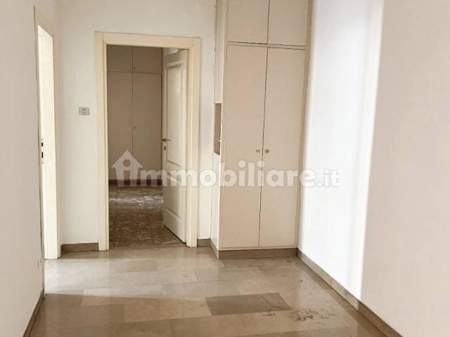 Quadrilocale via San Felice 99, San Felice, Bologna