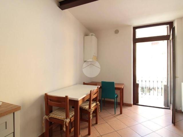 Quadrilocale via San Nazaro 54, Veronetta, Verona