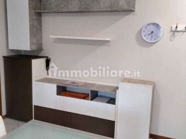 Quadrilocale via San Salvaro 1, Centro, Legnago
