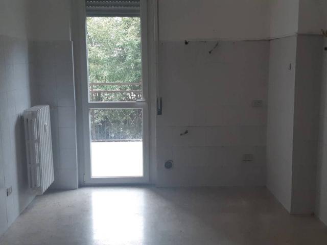 Quadrilocale via Silvio Pellico, Centro, Caronno Pertusella