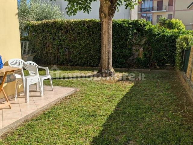 Quadrilocale via Vittorio Veneto, Marina di Massa Centro, Massa