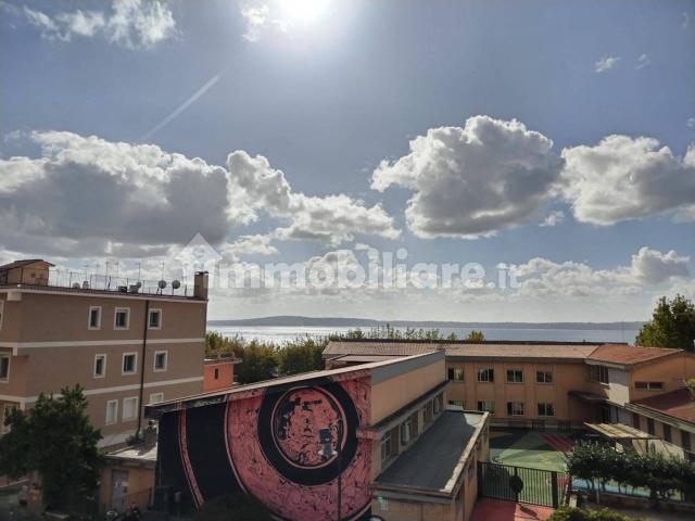 Quadrilocale via 4 Novembre 48, Centro, Trevignano Romano