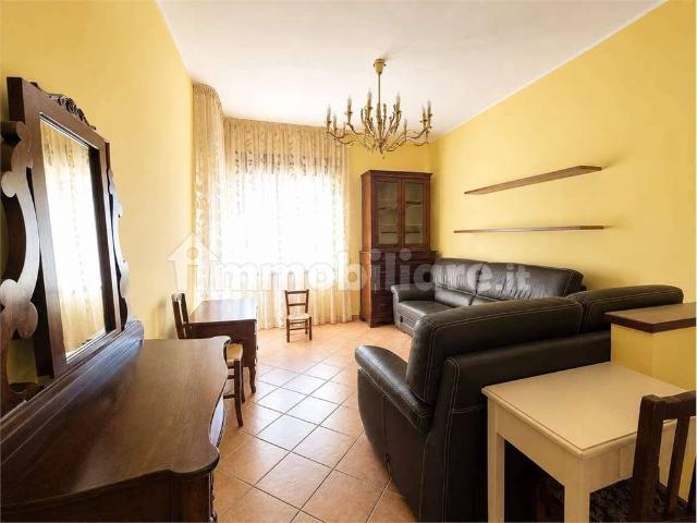 Quadrilocale viale crotone IV traversa, 7, Catanzaro Lido, Catanzaro