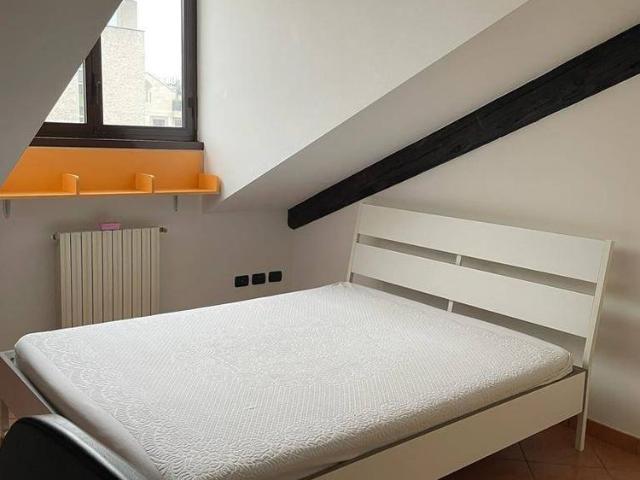 Quadrilocale viale Beatrice d'Este, Bocconi, Milano