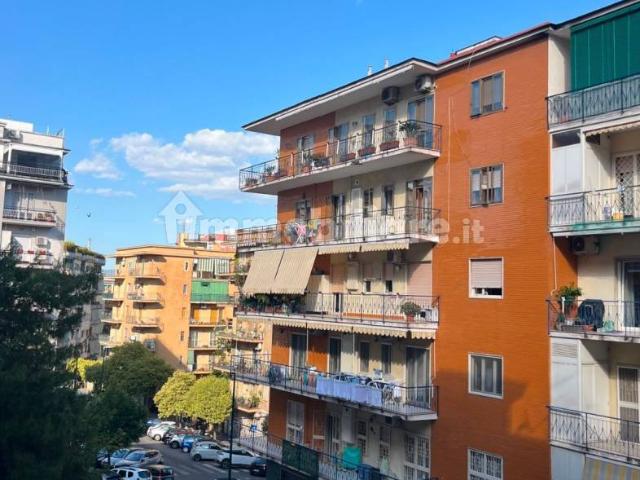 Quadrilocale viale degli Astronauti, Colli Aminei Capodimonte, Napoli