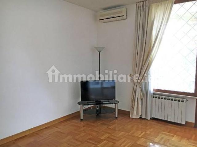 Quadrilocale viale dell'Oceano Atlantico 12, Eur, Roma