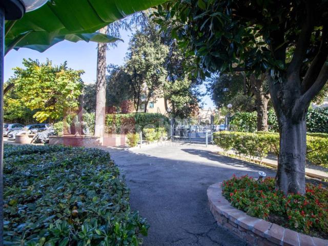 Quadrilocale viale di Villa Massimo, Bologna, Roma