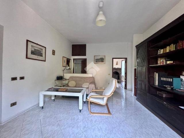 Quadrilocale viale Regina Margherita 61, Centro, Caprarola