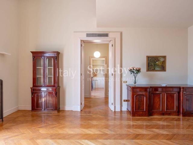 Quadrilocale Vicoletto Cappella Vecchia, Chiaia, Napoli