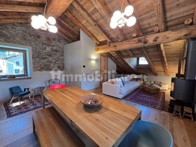 Quadrilocale vicolo Dei Giardini 4, Centro, Courmayeur