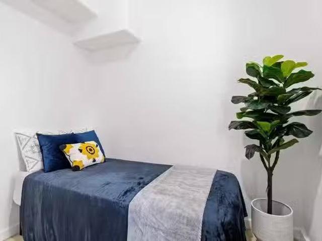 Quadruple/Shared Room With A Common Bathroom