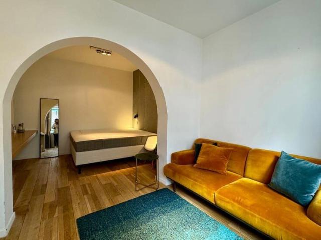 Quai au Foin Furnished studio