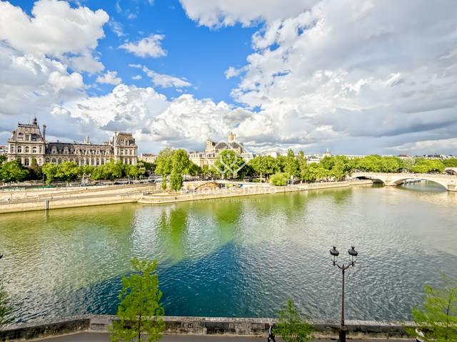 Quai aux Fleurs | Vue & adresse rarissime | À 2 min de Notre Dame