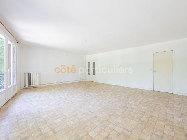 ILE DE VERSAILLES APPARTEMENT T4 91M2 2 CHAMBRES VUE SUR L'ERDRE JARDIN PARTAGE GARAGE POSSIBLE PROXIMITE MARCHE TALENSAC