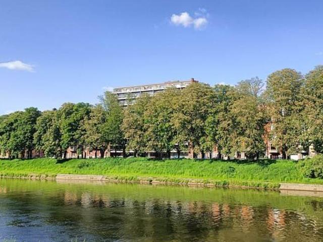 Quai des Ardennes / Studio rénové 46m² avec terrasse 12m²