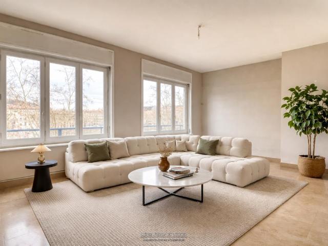SOUS COMPROMIS Quai Sarrail – Vue Rhône – Étage élevé avec ascenseur
