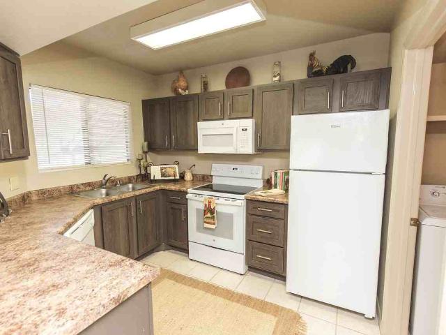 Quail Ridge Apartments 1 Bedroom Apartment for Rent at 251 N Roadrunner Pkwy, Las Cruces, NM 88011
