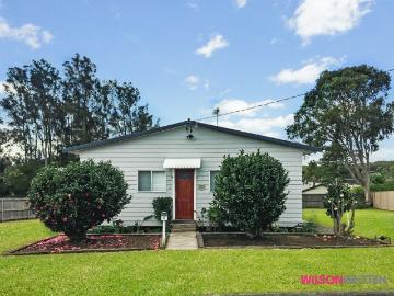 Quaint Cottage, Central Location!