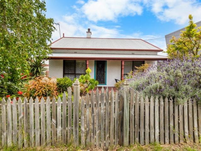 Quaint Cottage on Corner Allotment Central Location
