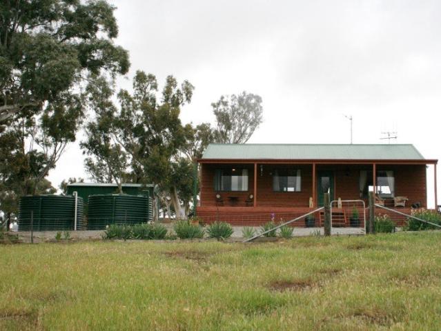 Quaint Country Style Cottage near Gundaroo