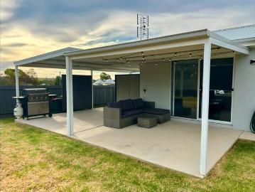Junee, New South Wales, Marinna - Garden
