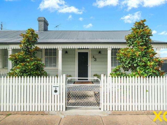 Quaint, Cute and Covetable Cottage Fully Furnished