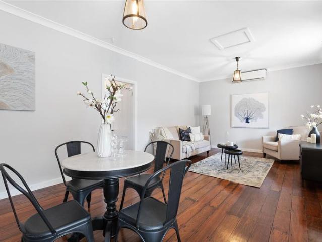 Quaint, Cute and Covetable Cottage Fully Furnished