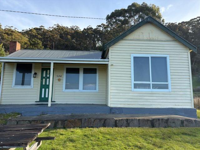 Quaint fully furnished 2 bed cottage