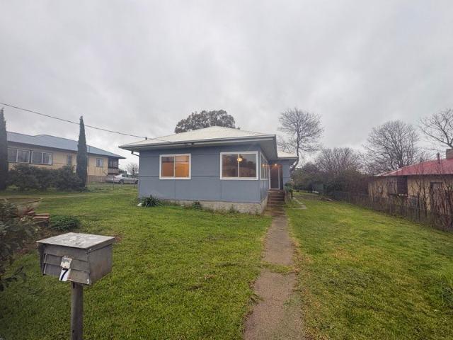 QUAINT HOME, QUIET LOCATION