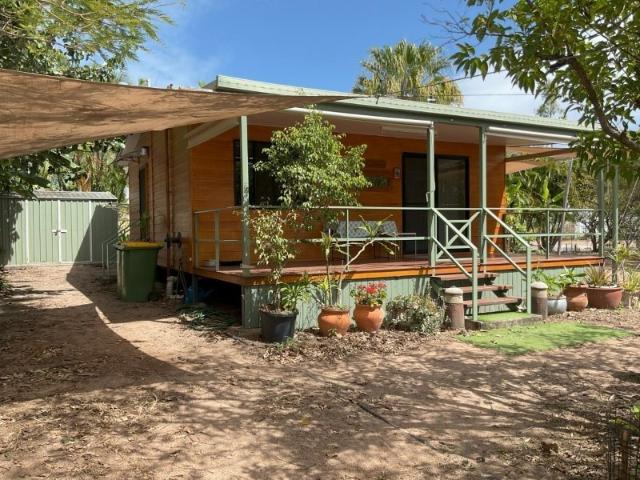 Quaint one bedroom unfurnished cottage