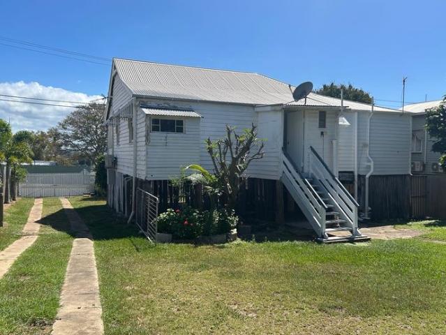 QUAINT SPACIOUS HOME IN THE HEART OF THE CBD
