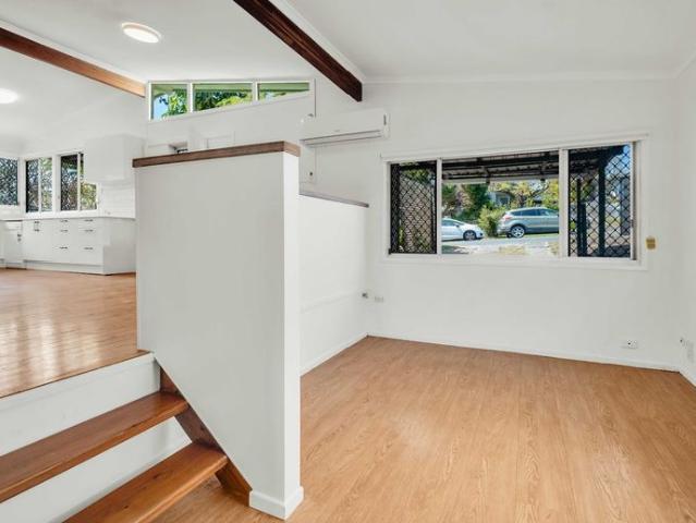 Quaint Queenslander With Inground Pool $900 per week