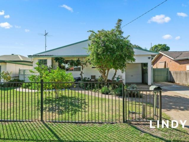 QUAINT THREE BEDROOM HOME IN CONVENIENT TOWN LOCATION