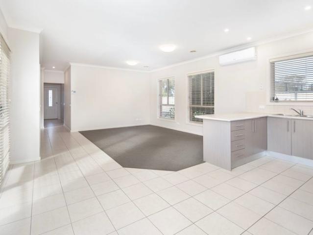 QUAINT TWO BEDROOM TOWNHOUSE CLOSE TO SEBASTOPOL AMENITIES