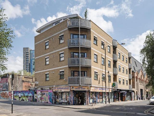 Quaker Street, London, E1 6SY. 2 bed flat to rent £3,750 pcm £865 pw