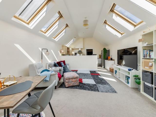 Quakers Court, Abingdon OX14, 1 bed detached house to rent, £1,300 pcm | PrimeLocation