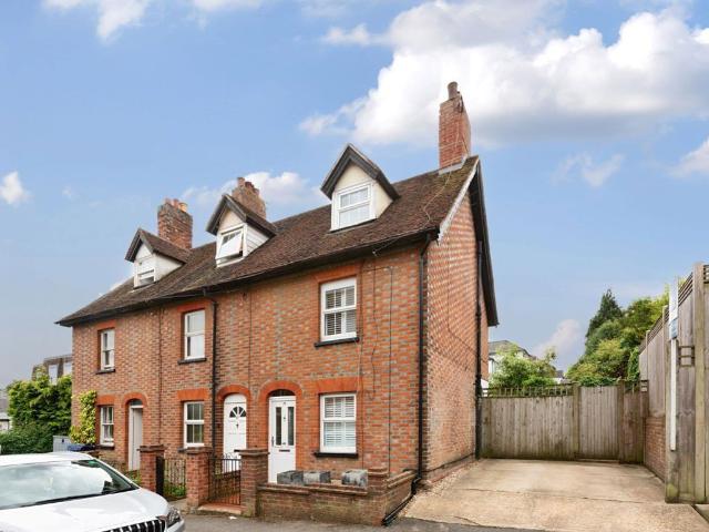 Quakers Hall Lane, Sevenoaks TN13, 2 bed terraced house to rent, £1,850 pcm | PrimeLocation