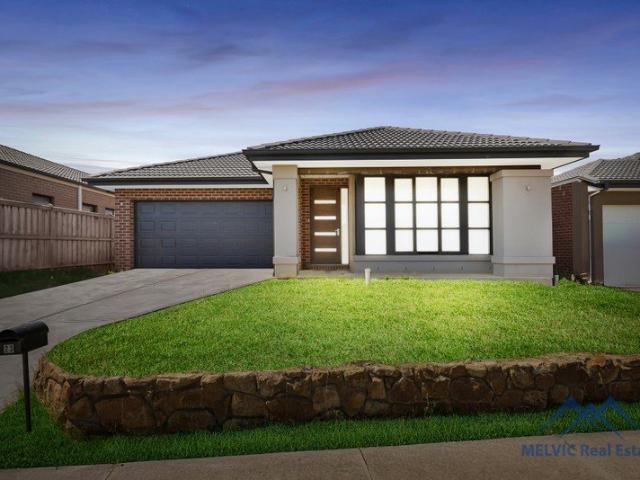 Quality Metricon Home on 452sqm in a Highly Sought After Location!