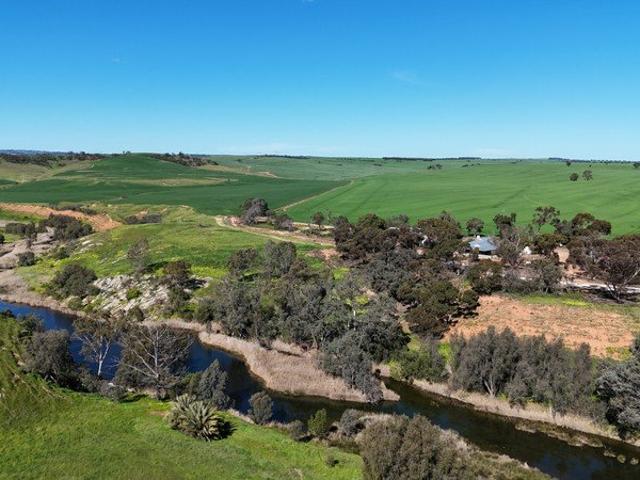 Quality Mid North Mixed Farming on the Broughton
